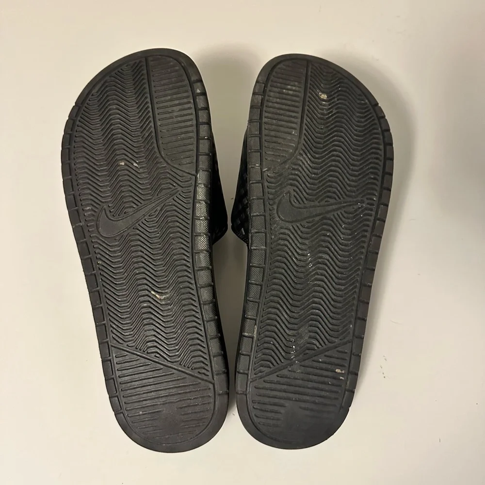 Nike Slides - Picture 2 of 2